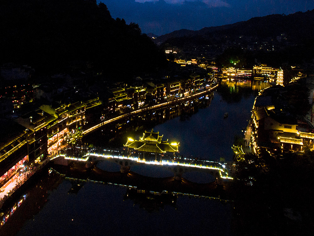 9.鳳凰風(fēng)、雪、雨、霧橋 配圖3.jpg